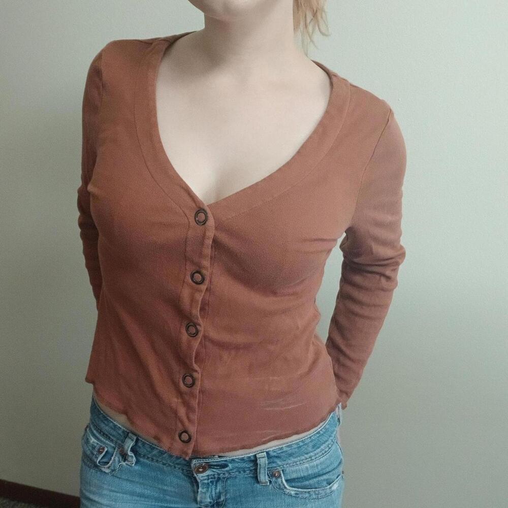 Mauve long sleeve snap‎ button top, size medium
